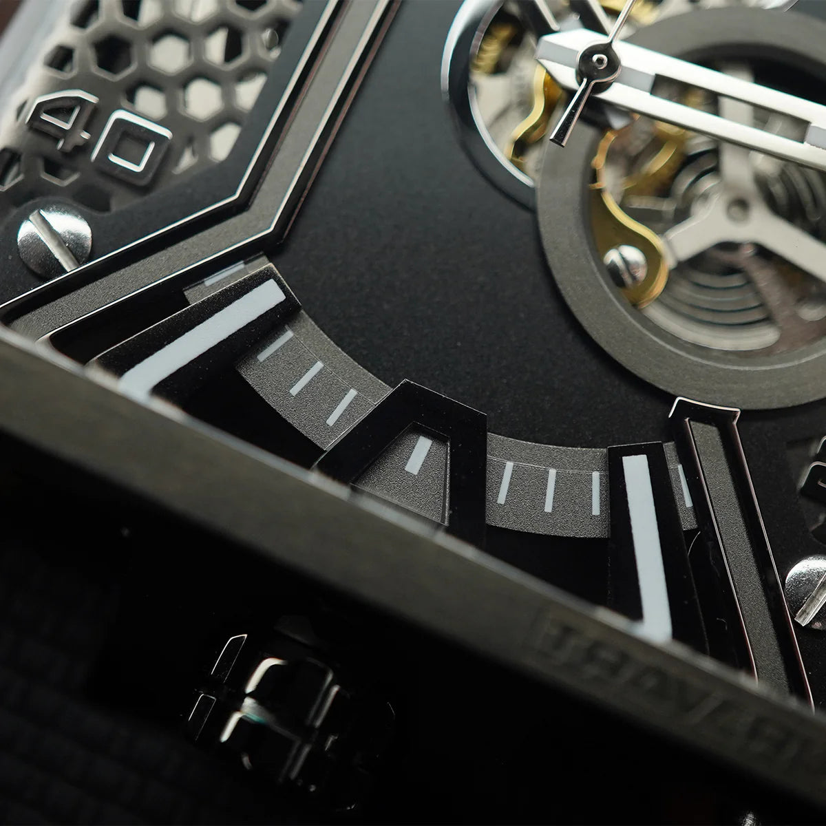 001 TRAVERSE Watch - Black