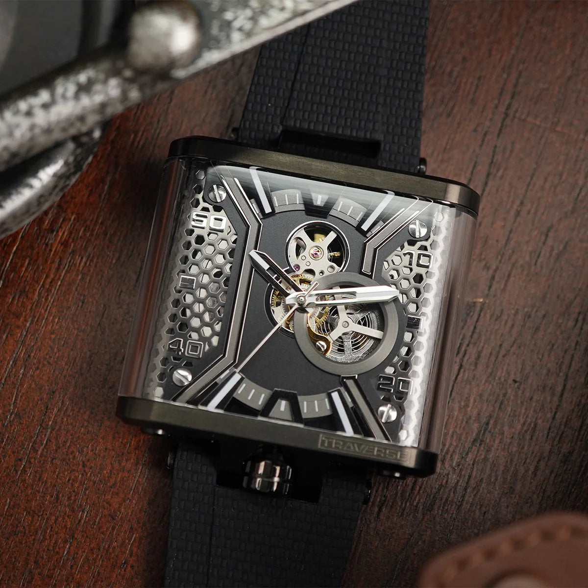 001 TRAVERSE Watch - Black