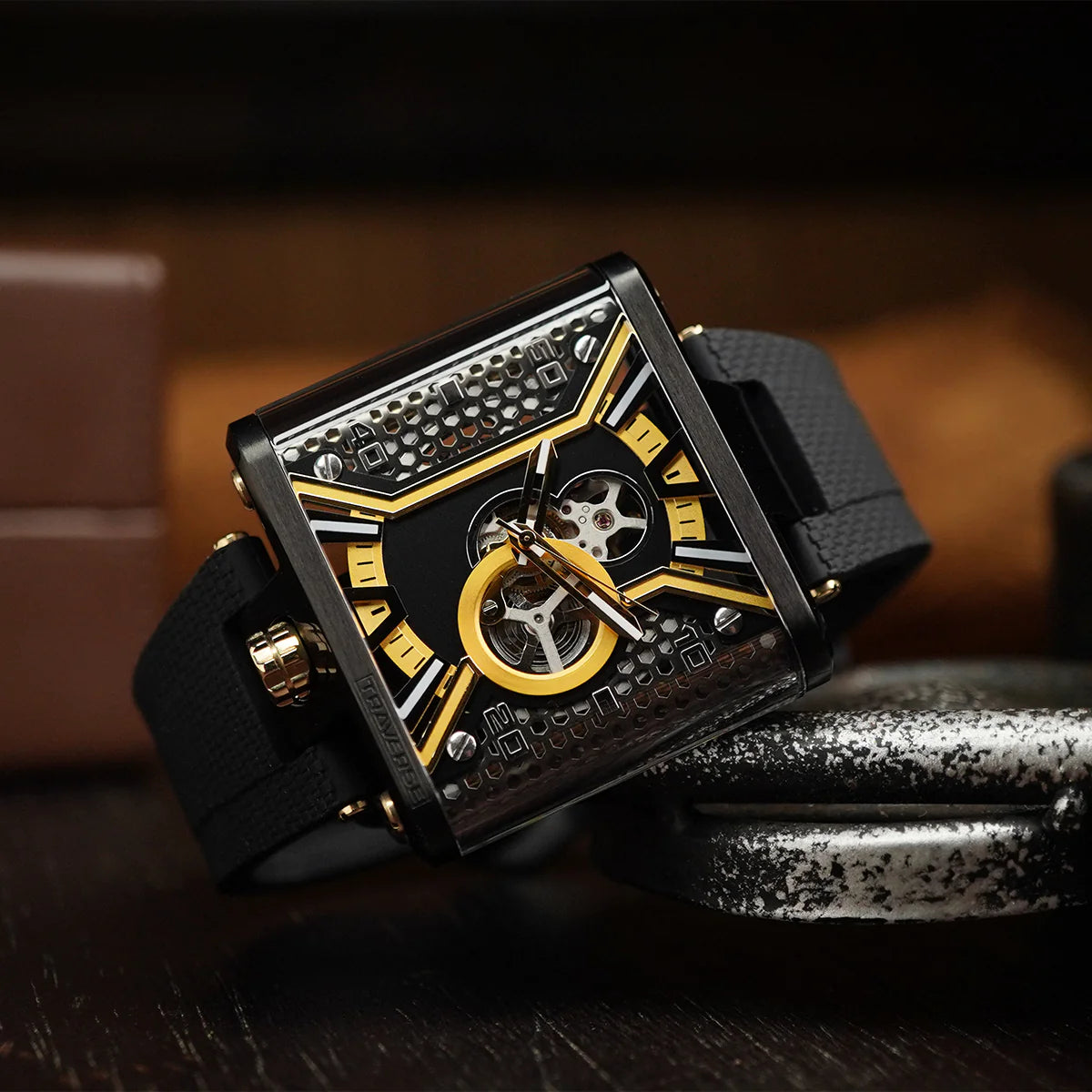 001 TRAVERSE Watch - Blackgold