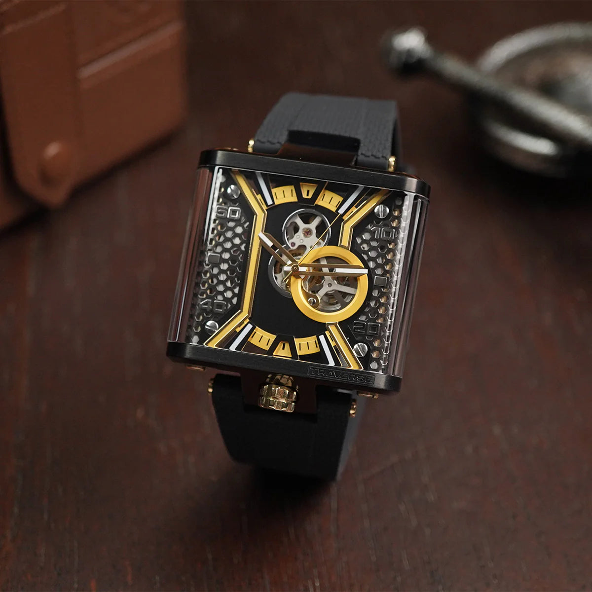 001 TRAVERSE Watch - Blackgold